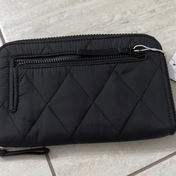 Quilted Black large women’s wallet ..Vera Bradley 
NWT ..authentic - Picture 4 of 6